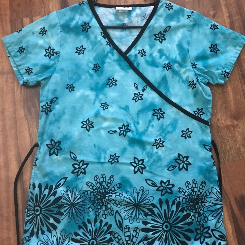 Life uniform brand scrub top